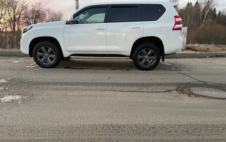 Toyota Land Cruiser Prado 150 рестайлинг 2, 2014 год, 3 750 000 рублей, 13 фотография