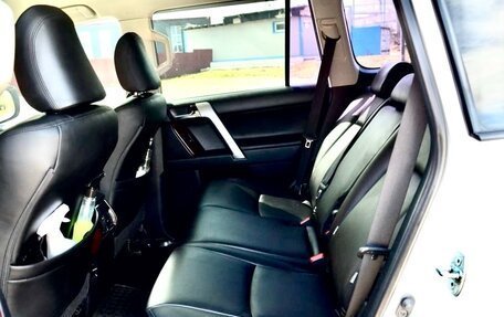 Toyota Land Cruiser Prado 150 рестайлинг 2, 2014 год, 3 750 000 рублей, 17 фотография