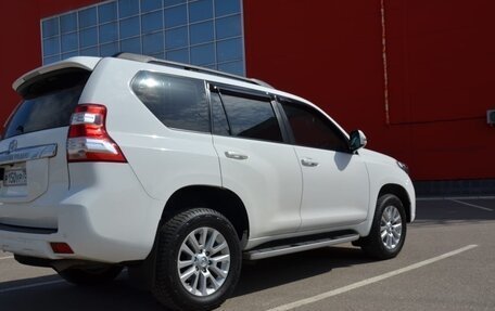 Toyota Land Cruiser Prado 150 рестайлинг 2, 2014 год, 3 750 000 рублей, 22 фотография