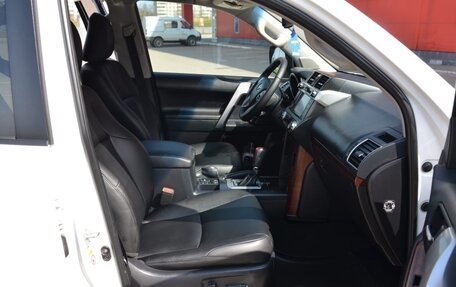 Toyota Land Cruiser Prado 150 рестайлинг 2, 2014 год, 3 750 000 рублей, 25 фотография