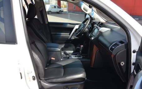 Toyota Land Cruiser Prado 150 рестайлинг 2, 2014 год, 3 750 000 рублей, 26 фотография