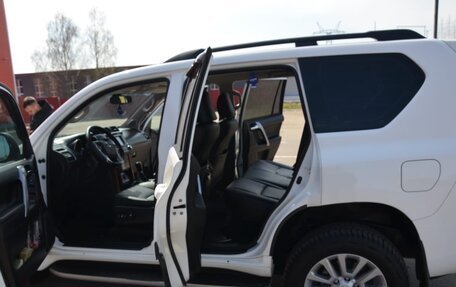 Toyota Land Cruiser Prado 150 рестайлинг 2, 2014 год, 3 750 000 рублей, 38 фотография