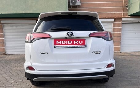 Toyota RAV4, 2018 год, 3 100 000 рублей, 3 фотография