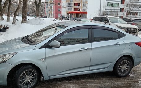 Hyundai Solaris II рестайлинг, 2011 год, 550 000 рублей, 1 фотография