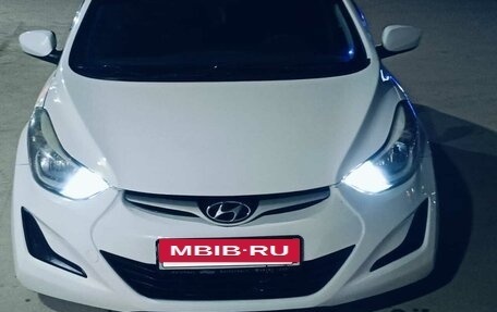 Hyundai Elantra V, 2014 год, 900 000 рублей, 3 фотография