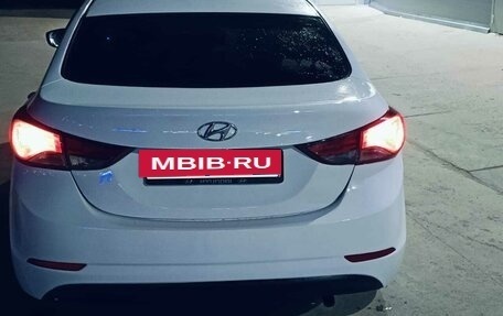 Hyundai Elantra V, 2014 год, 900 000 рублей, 6 фотография