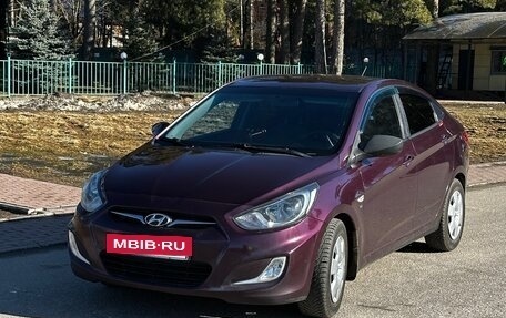 Hyundai Solaris II рестайлинг, 2013 год, 815 000 рублей, 2 фотография