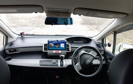 Honda Freed I, 2012 год, 1 350 000 рублей, 18 фотография
