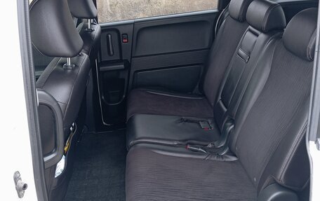Honda Freed I, 2012 год, 1 350 000 рублей, 16 фотография