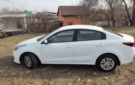 KIA Rio IV, 2017 год, 1 330 000 рублей, 4 фотография