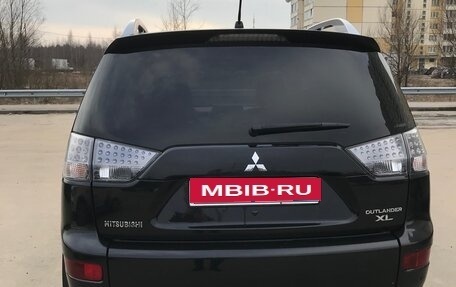 Mitsubishi Outlander III рестайлинг 3, 2007 год, 1 200 000 рублей, 10 фотография