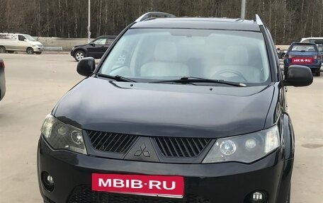 Mitsubishi Outlander III рестайлинг 3, 2007 год, 1 200 000 рублей, 19 фотография