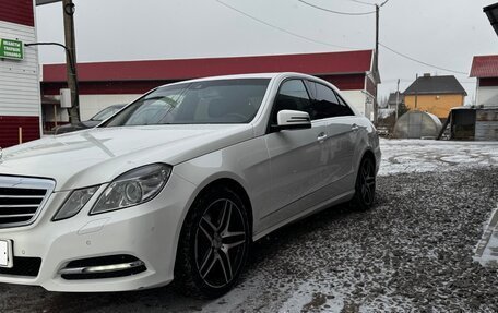 Mercedes-Benz E-Класс, 2012 год, 1 650 000 рублей, 8 фотография