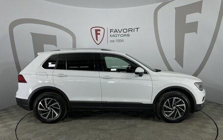 Volkswagen Tiguan II, 2018 год, 2 390 000 рублей, 4 фотография