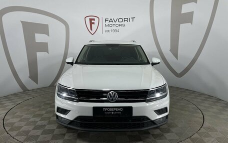 Volkswagen Tiguan II, 2018 год, 2 390 000 рублей, 2 фотография
