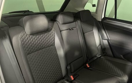 Volkswagen Tiguan II, 2018 год, 2 390 000 рублей, 15 фотография
