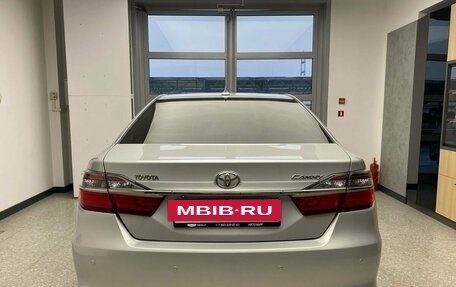 Toyota Camry, 2016 год, 2 250 000 рублей, 5 фотография