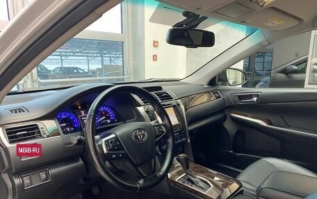 Toyota Camry, 2016 год, 2 250 000 рублей, 10 фотография