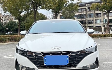Hyundai Elantra, 2021 год, 1 175 000 рублей, 2 фотография