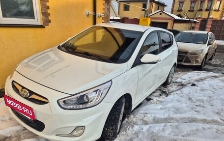 Hyundai Solaris II рестайлинг, 2013 год, 900 000 рублей, 4 фотография