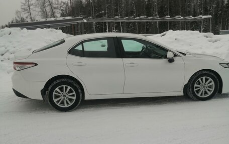 Toyota Camry, 2018 год, 2 850 000 рублей, 5 фотография