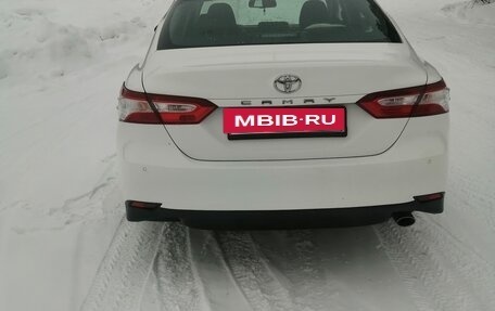 Toyota Camry, 2018 год, 2 850 000 рублей, 7 фотография