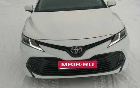 Toyota Camry, 2018 год, 2 850 000 рублей, 4 фотография