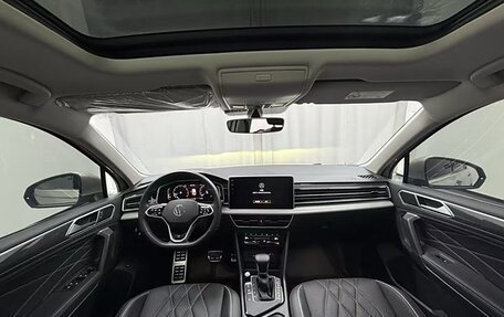 Volkswagen Tiguan II, 2021 год, 2 605 000 рублей, 7 фотография