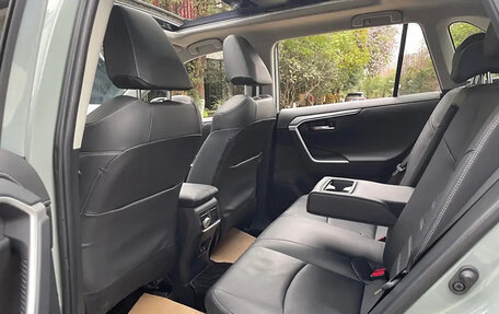 Toyota RAV4, 2021 год, 2 815 000 рублей, 11 фотография