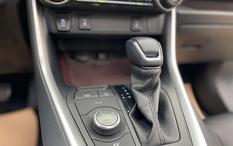 Toyota RAV4, 2021 год, 2 815 000 рублей, 14 фотография