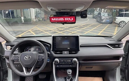 Toyota RAV4, 2021 год, 2 815 000 рублей, 8 фотография