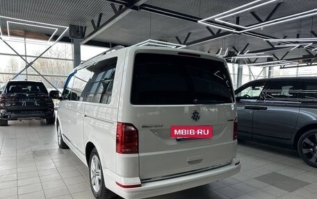 Volkswagen Multivan T6 рестайлинг, 2019 год, 4 600 000 рублей, 4 фотография