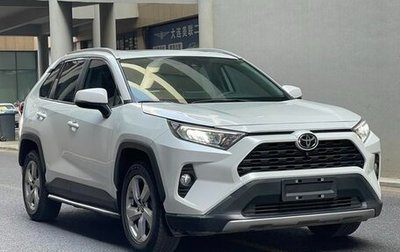 Toyota RAV4, 2021 год, 2 830 000 рублей, 1 фотография