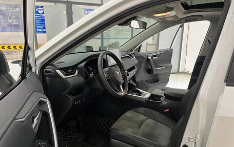Toyota RAV4, 2022 год, 3 180 011 рублей, 7 фотография