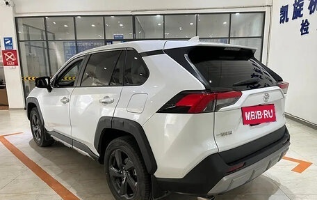 Toyota RAV4, 2022 год, 3 180 011 рублей, 6 фотография