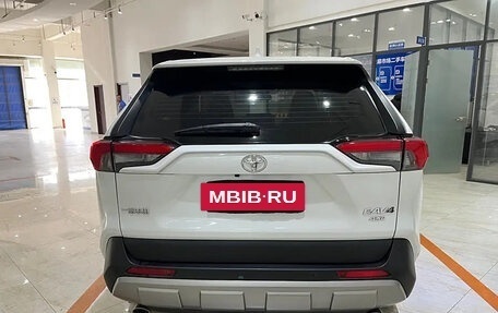 Toyota RAV4, 2022 год, 3 180 011 рублей, 5 фотография