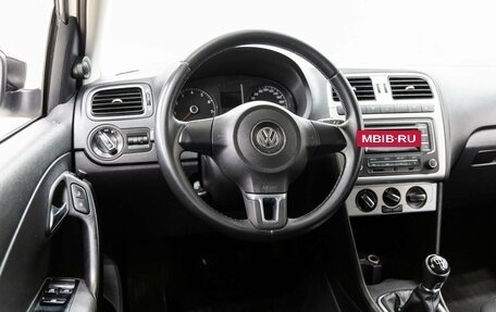 Volkswagen Polo VI (EU Market), 2013 год, 868 000 рублей, 17 фотография