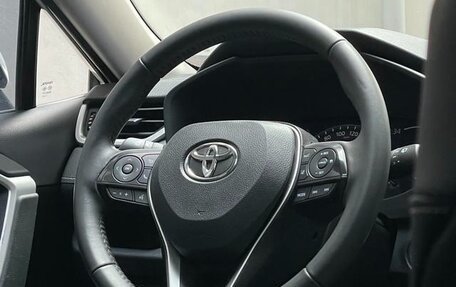 Toyota RAV4, 2021 год, 2 830 000 рублей, 11 фотография