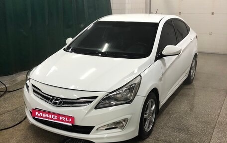 Hyundai Solaris II рестайлинг, 2015 год, 1 100 000 рублей, 2 фотография