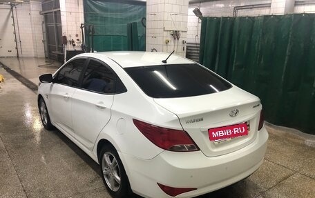 Hyundai Solaris II рестайлинг, 2015 год, 1 100 000 рублей, 4 фотография