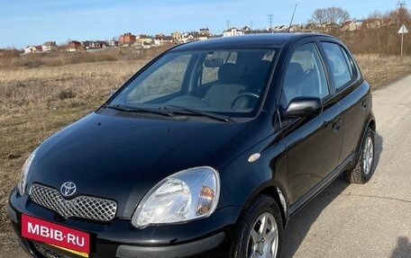 Toyota Yaris I рестайлинг, 2003 год, 395 000 рублей, 1 фотография