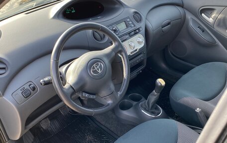 Toyota Yaris I рестайлинг, 2003 год, 395 000 рублей, 9 фотография