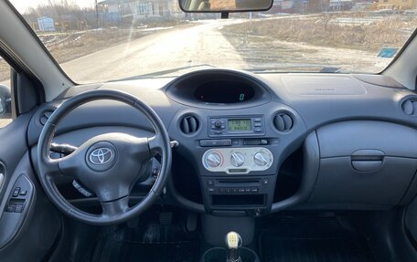 Toyota Yaris I рестайлинг, 2003 год, 395 000 рублей, 13 фотография