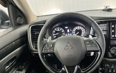 Mitsubishi Outlander III рестайлинг 3, 2018 год, 2 247 000 рублей, 11 фотография