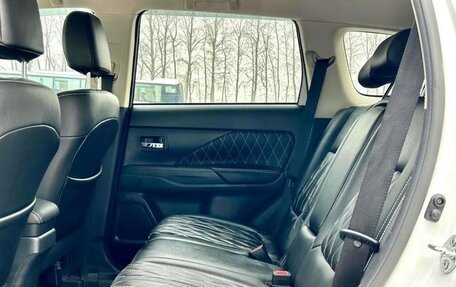 Mitsubishi Outlander III рестайлинг 3, 2022 год, 2 200 011 рублей, 11 фотография