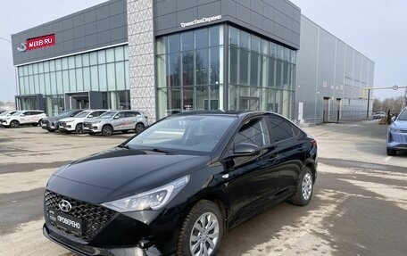 Hyundai Solaris II рестайлинг, 2021 год, 1 800 000 рублей, 1 фотография