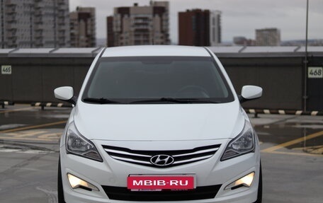 Hyundai Solaris II рестайлинг, 2015 год, 770 000 рублей, 2 фотография