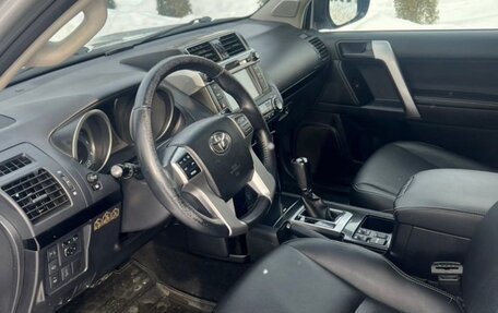 Toyota Land Cruiser Prado 150 рестайлинг 2, 2014 год, 3 450 000 рублей, 7 фотография