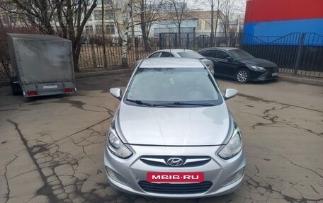 Hyundai Solaris II рестайлинг, 2011 год, 640 000 рублей, 3 фотография