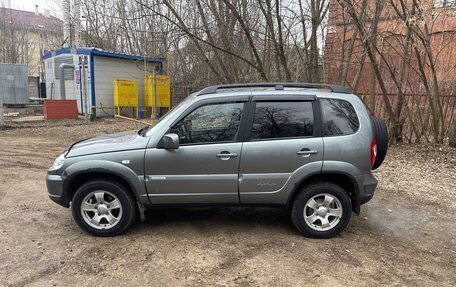 Chevrolet Niva I рестайлинг, 2011 год, 570 000 рублей, 3 фотография